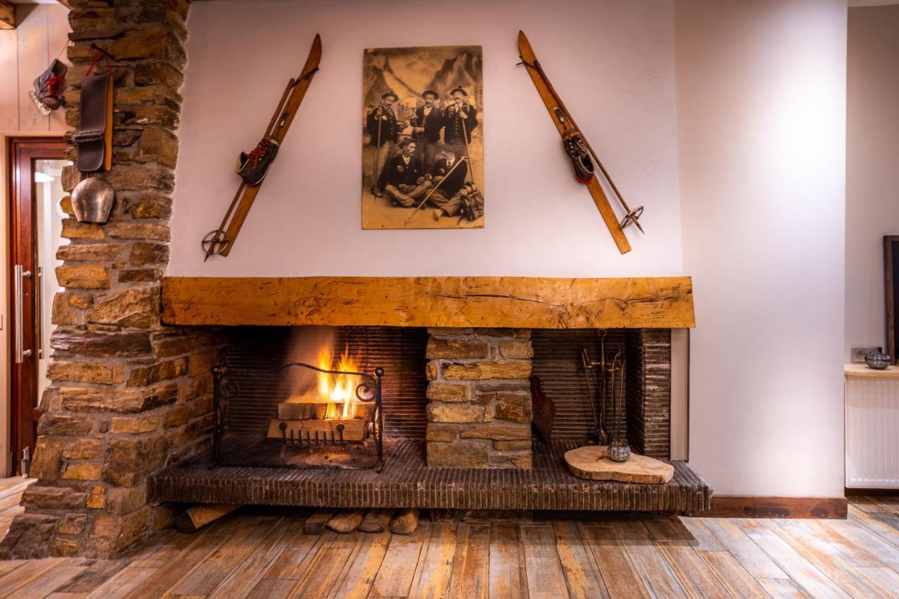 Hotel La Rencluse Saint-Mamet Экстерьер фото