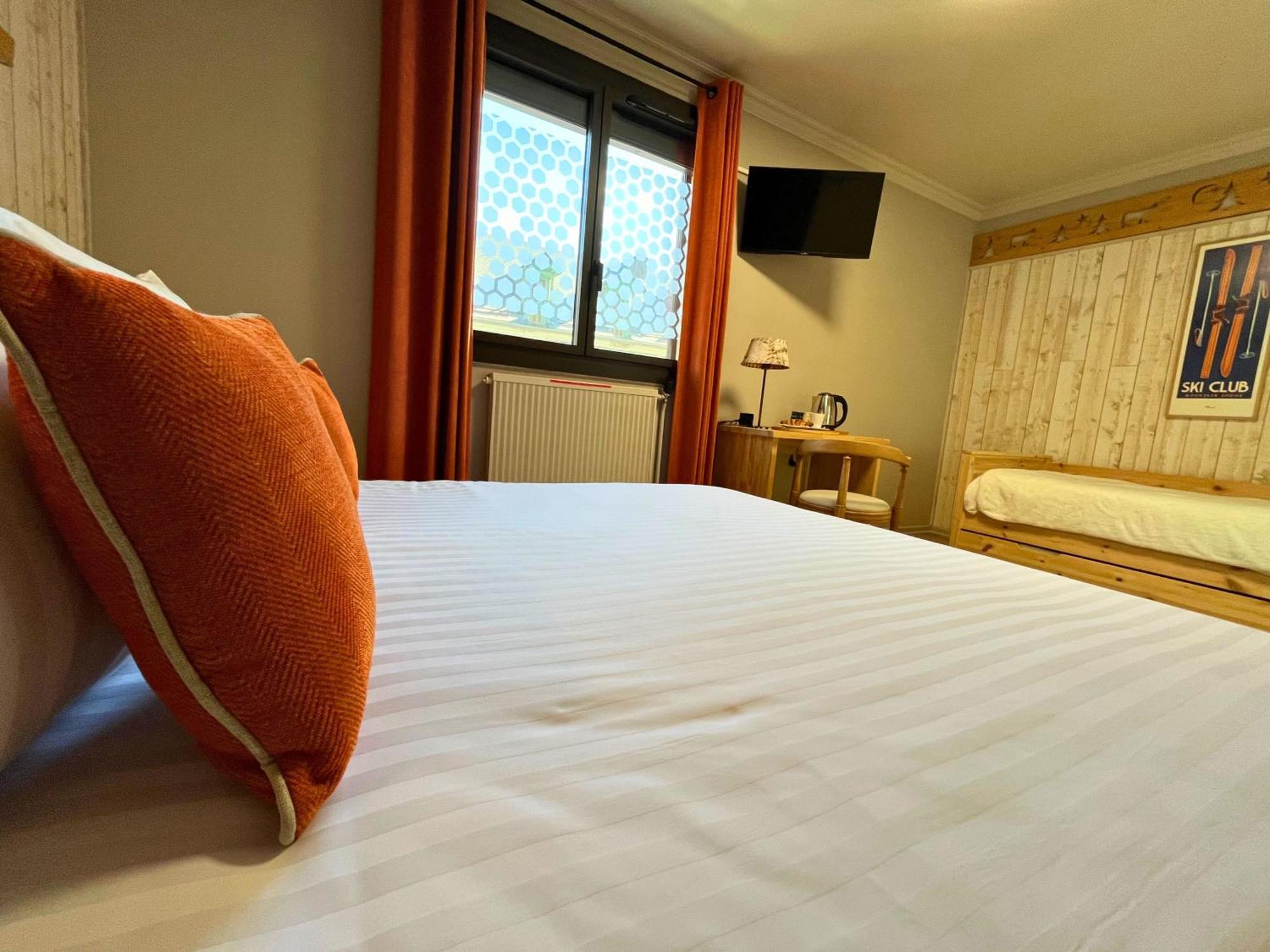 Hotel La Rencluse Saint-Mamet Экстерьер фото