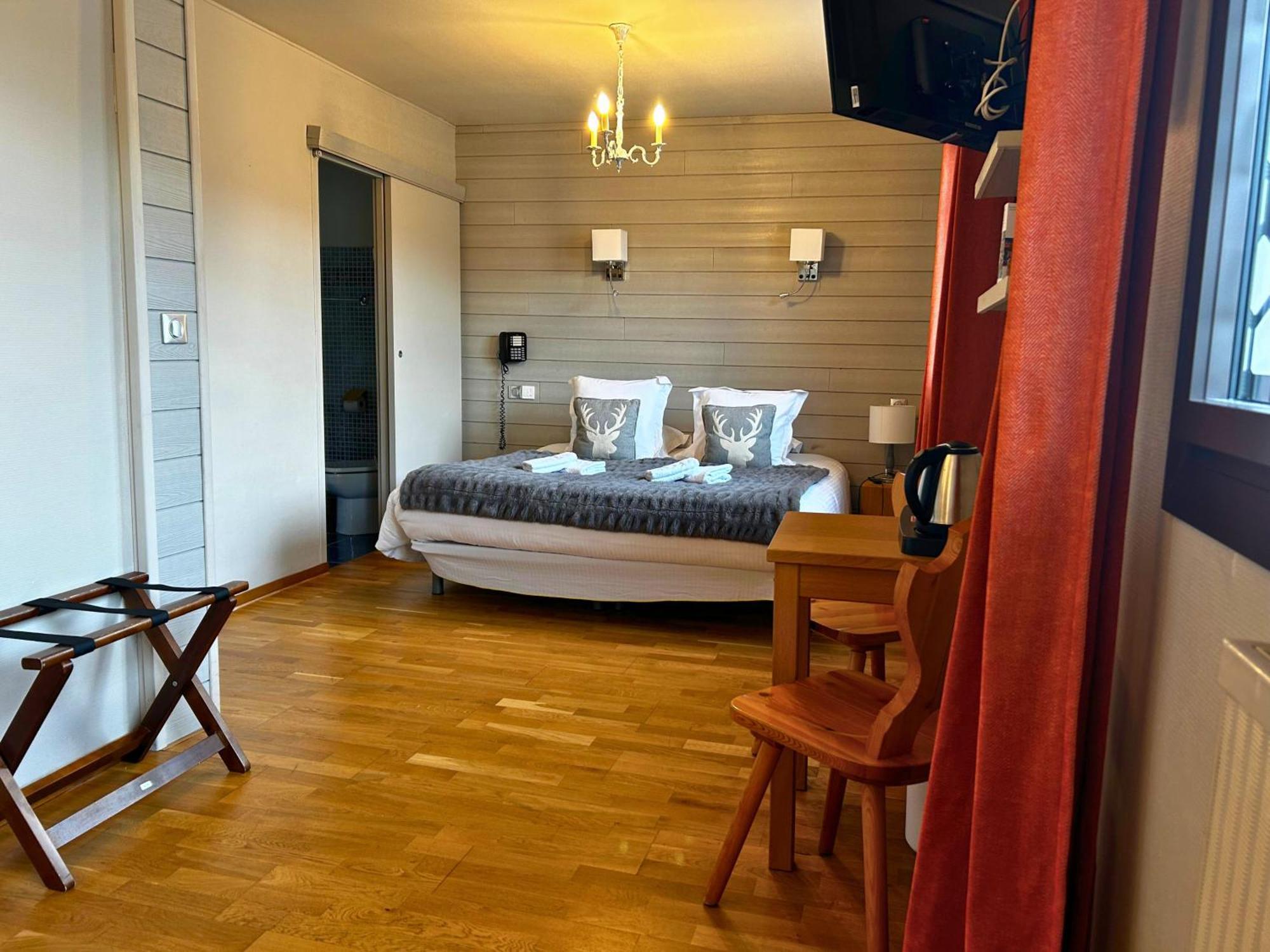 Hotel La Rencluse Saint-Mamet Экстерьер фото